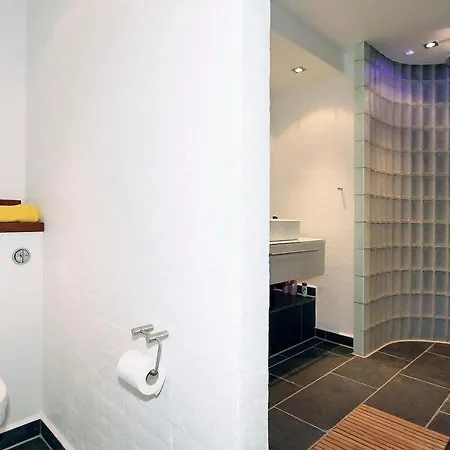 בית נופש Sleeps 6 Pool Wifi בלבאנד